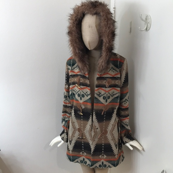 BB Dakota Jackets & Blazers - BB DAKOTA by STEVE MADDEN Sz Small Toggle Coat w/ Faux-Fur Lined Hood; Preloved